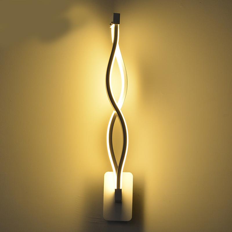 Gedrehte LED-Wandlampe